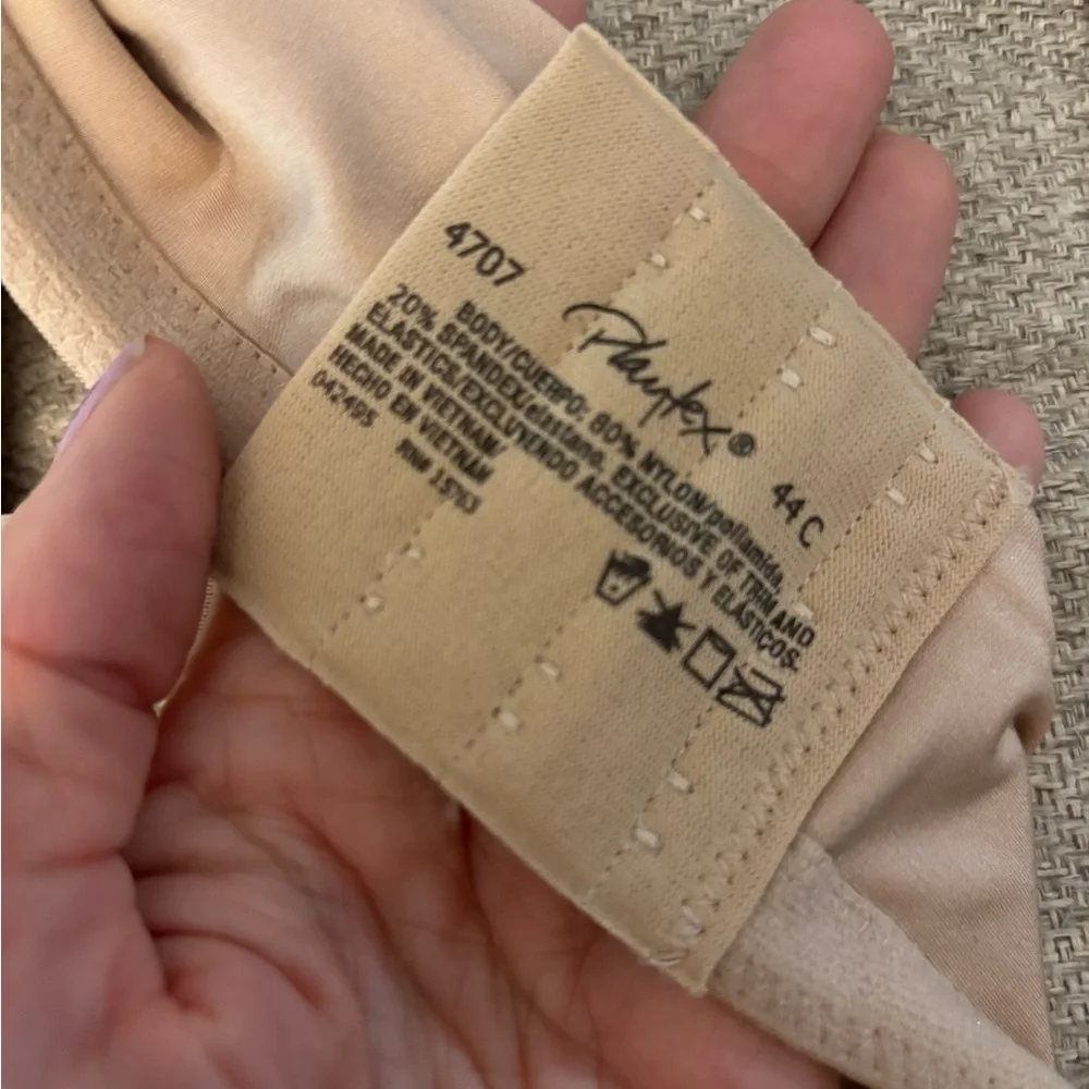 NWT Playtex Nude Underwire Full Coverage Bra #4707 Sz 44C